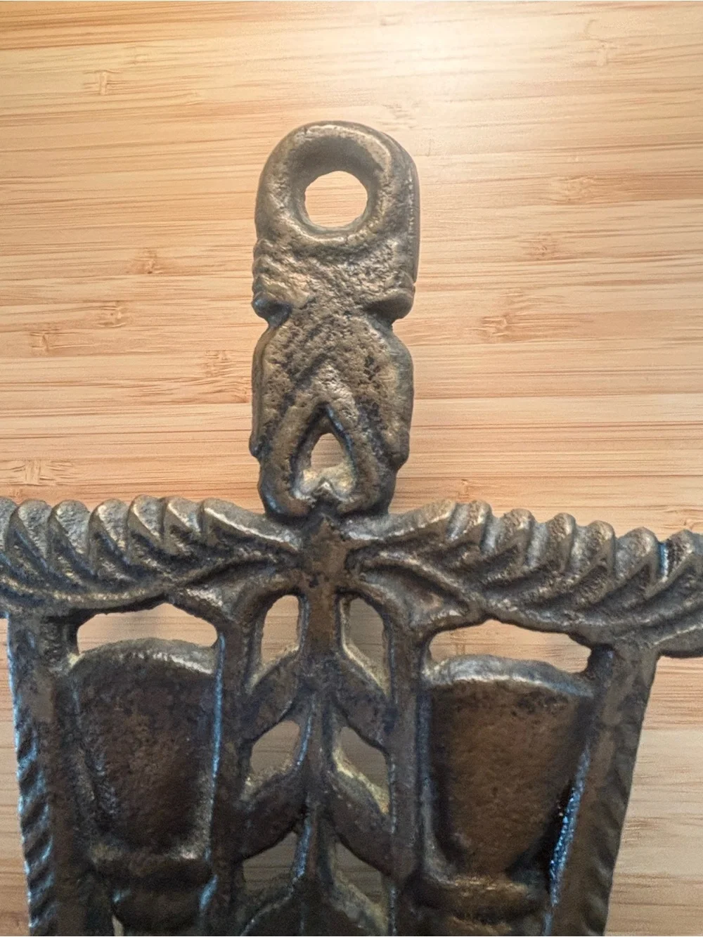 Antique-Style Cast Iron Wall Hook in Aged Bronze Broom and Wheat